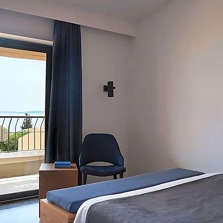 Aeolos 4*